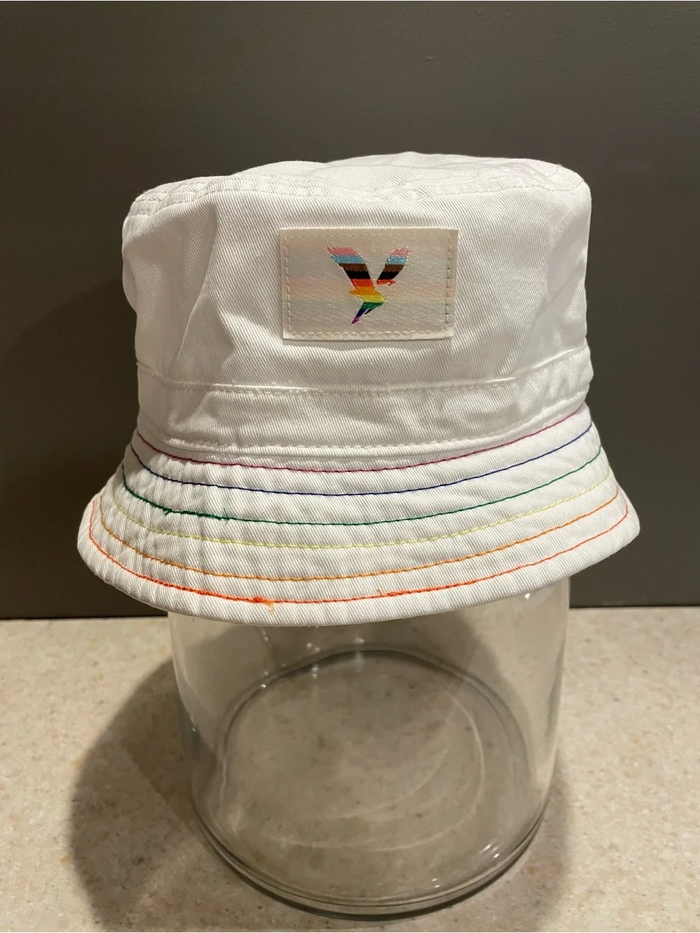 AMERICAN EAGLE Pride Collection White Bucket Hat Rainbow Patch and Stitching